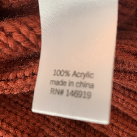 Mudd- Womens Medium burnt orange sweater - Picture 5 of 5